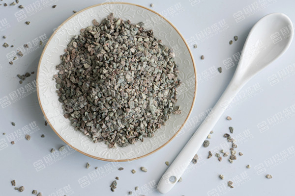 沸石在土地修復(fù)和水處理中的作用