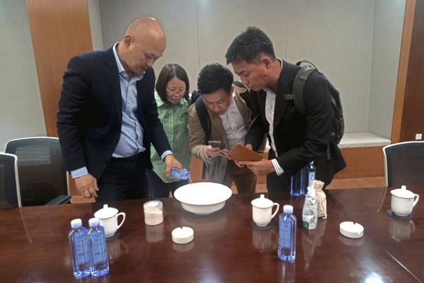 世界500強(qiáng)公司伊藤忠商事株式會(huì)社蒞臨國投盛世沸石產(chǎn)業(yè)基地考察合作-國投盛世