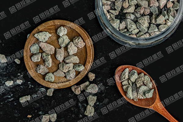 沸石顆粒和沸石粉哪個(gè)更適合在土壤修復(fù)中使用？