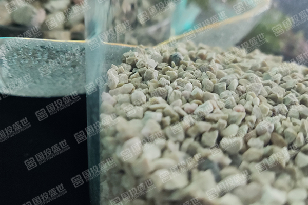 為何沸石可用于豬預混料中？